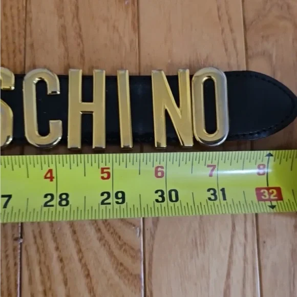 Vintage Moschino Authentic Redwall stamped belt size 40  display picture 3